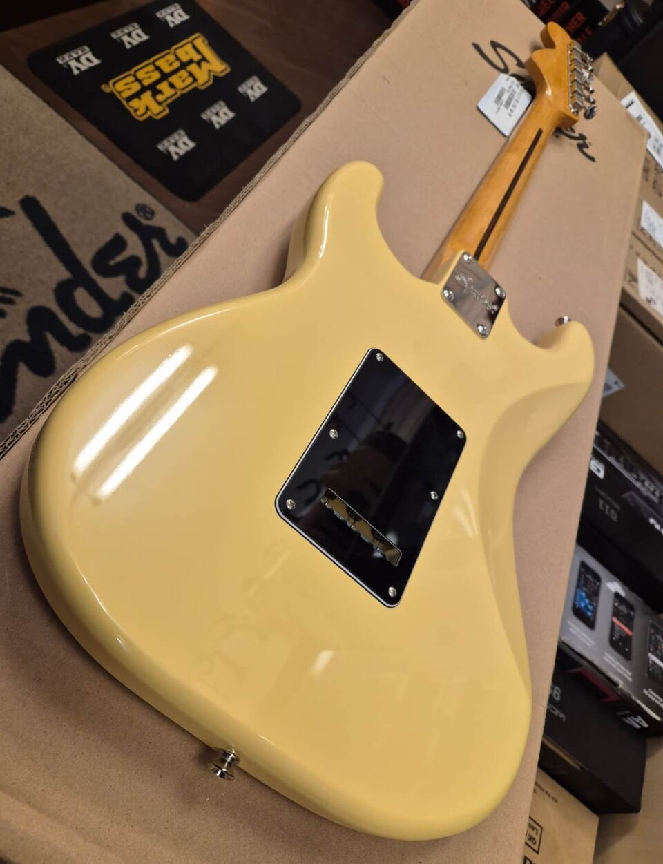 SQUIER FSR CLASSIC VIBE 70s CUSTOMIZZATA STRATOCASTER VINTAGE WHITE
