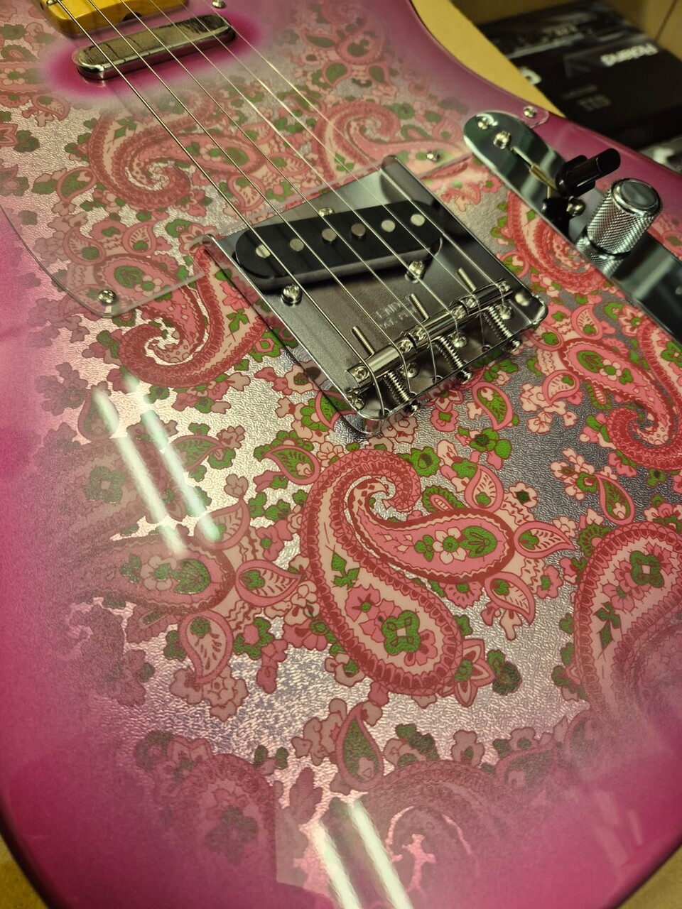 FENDER TELECASTER MADE IN JAPAN PINK PAISLEY LIMITED EDITION