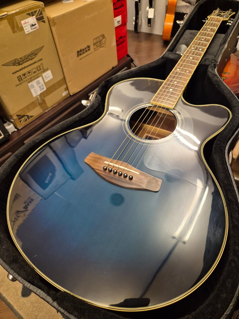 YAMAHA CPX700 CON ASTUCCIO RIGIDO