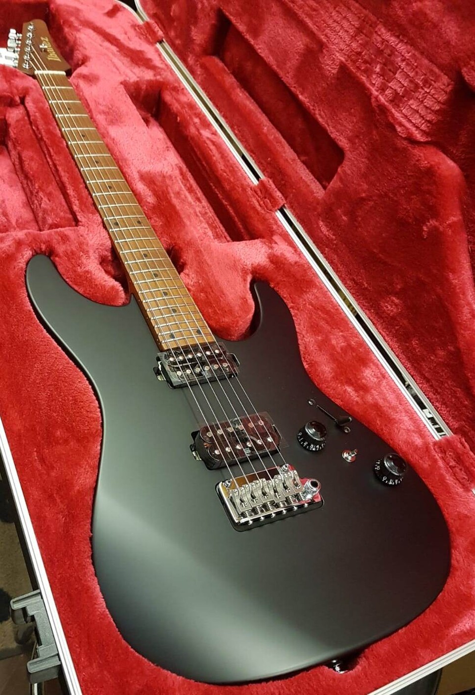 EX DEMO IBANEZ AZ2402 BKF BLACK FLAT PRESTIGE SERIES MADE IN JAPAN