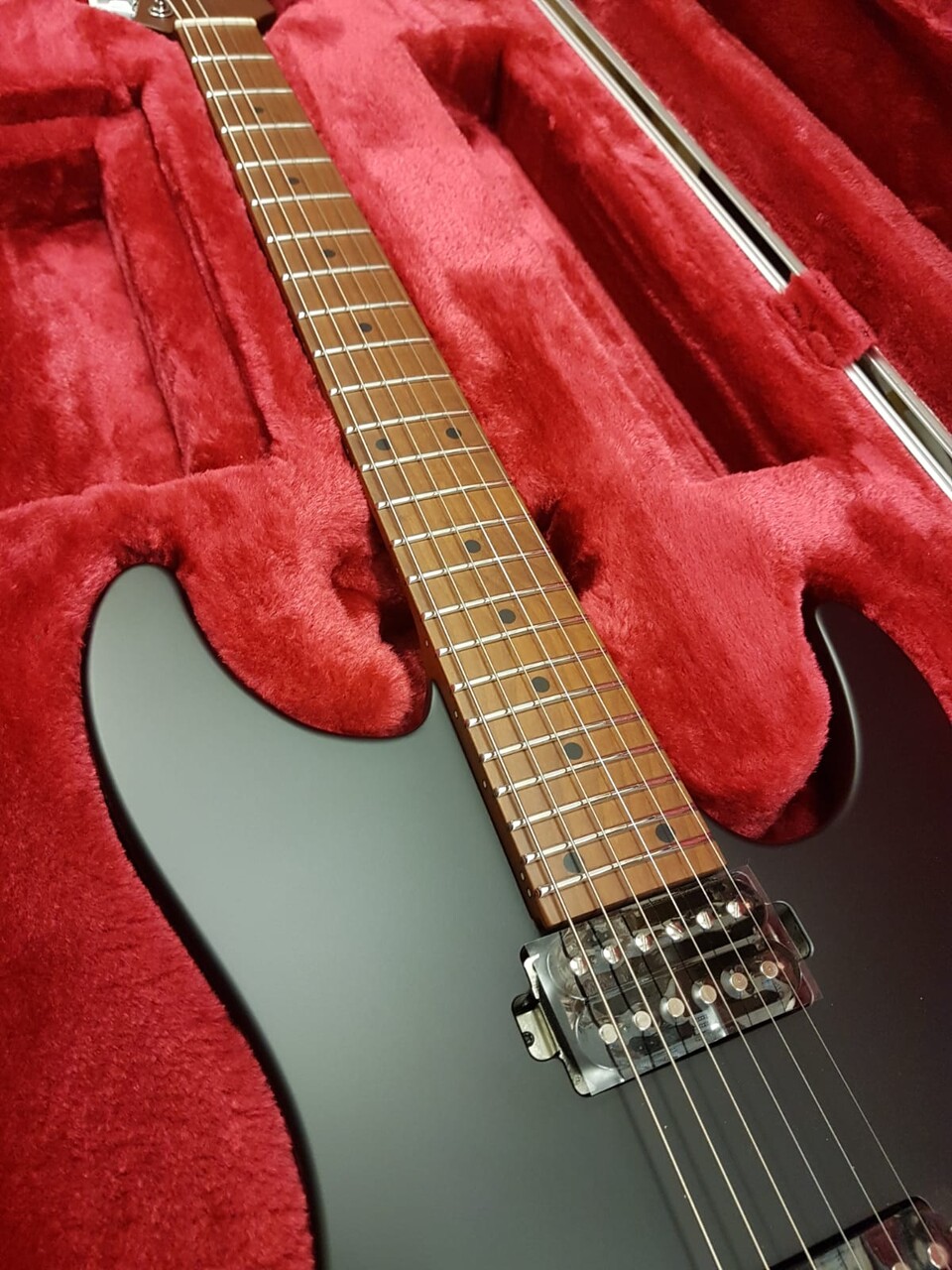 EX DEMO IBANEZ AZ2402 BKF BLACK FLAT PRESTIGE SERIES MADE IN JAPAN