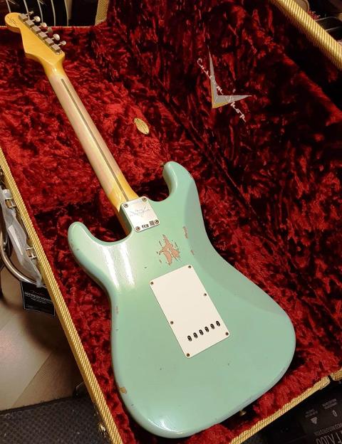 FENDER CUSTOM SHOP '57 STRATOCASTER RELIC MN FADED AGED DAPHNE BLUE