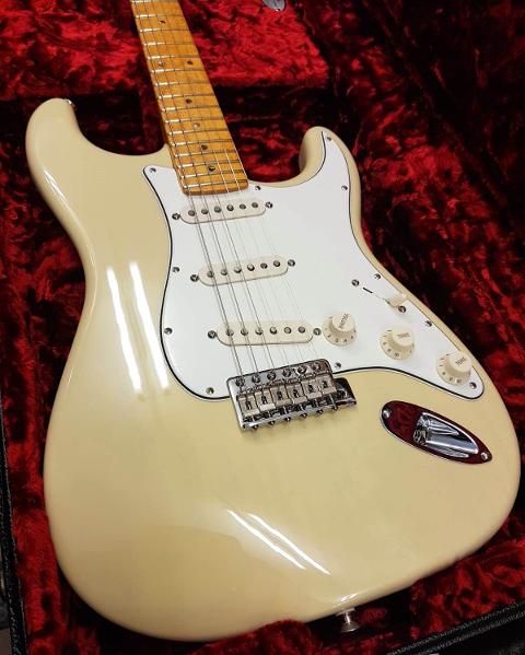FENDER CUSTOM SHOP AMERICAN CUSTOM STRATOCASTER NOS VINTAGE BLONDE