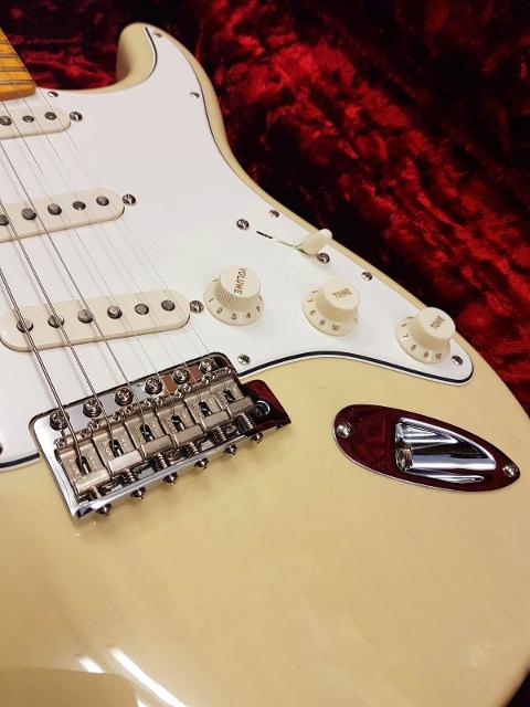 FENDER CUSTOM SHOP AMERICAN CUSTOM STRATOCASTER NOS VINTAGE BLONDE