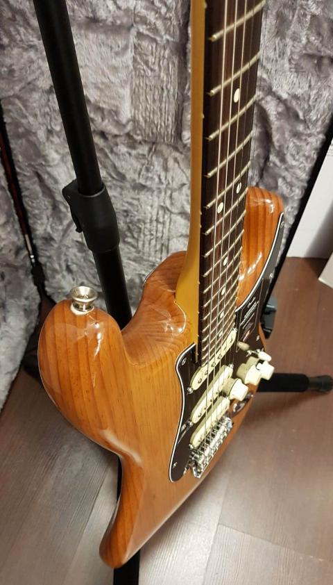 FENDER AMERICAN PROFESSIONAL II STRATOCASTER RW ROASTED PINE