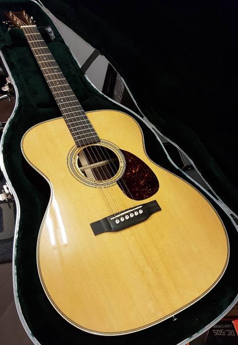 MARTIN OM28E REIMAGINED L.R BAGGS ANTHEM