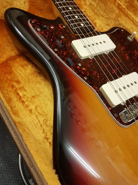 FENDER AMERICAN VINTAGE 62 JAZZMASTER 3 COLOR SUNBURST