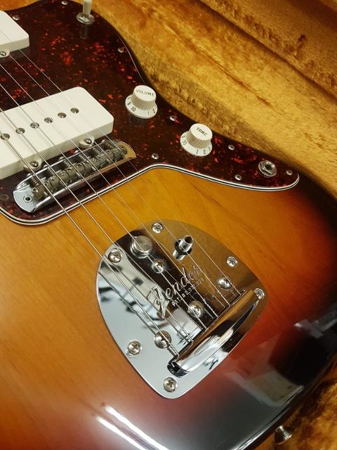 FENDER AMERICAN VINTAGE 62 JAZZMASTER 3 COLOR SUNBURST