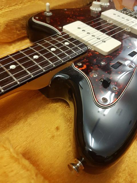 FENDER AMERICAN VINTAGE 62 JAZZMASTER 3 COLOR SUNBURST