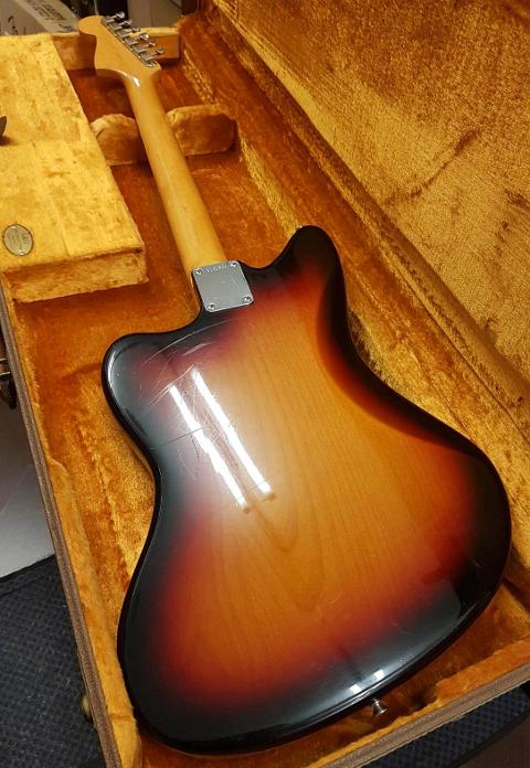 FENDER AMERICAN VINTAGE 62 JAZZMASTER 3 COLOR SUNBURST