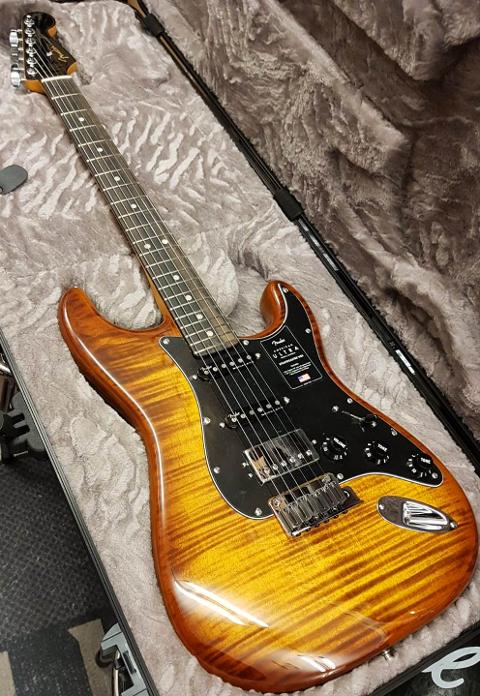 FENDER LIMITED EDITION AMERICAN ULTRA STRATOCASTER HSS TIGER'S EYE