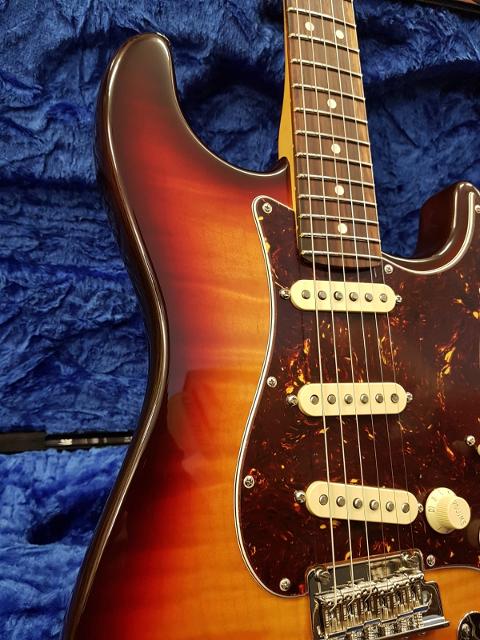 FENDER 70th AMERICAN PROFESSIONAL II STRATOCASTER RW COMET BURST