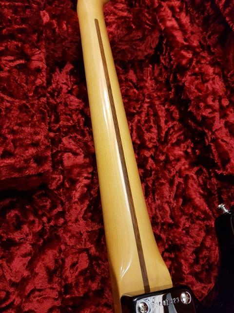FENDER AMERICAN VINTAGE II 1957 STRATOCASTER MN 2 COLOR SUNBURST