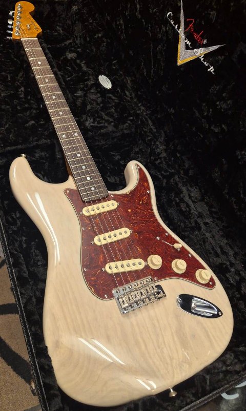 FENDER CUSTOM SHOP AMERICAN CUSTOM STRATOCASTER AGED WHITE BLONDE