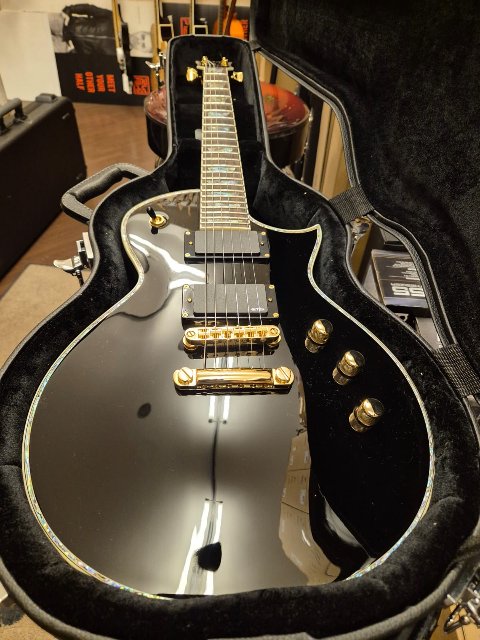 ESP LTD EC1000 BLACK CON CUSTODIA RIGIDA ROCKBAG