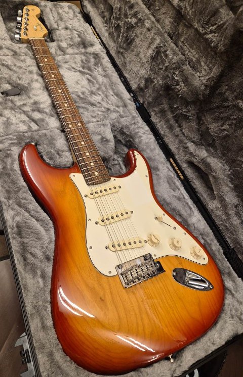 FENDER AMERICAN PROFESSIONAL STRATOCASTER RW SIENNA SUNBURST