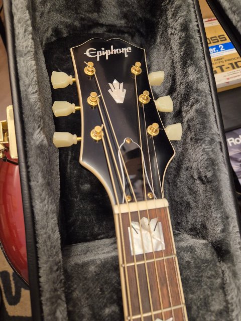 EPIPHONE INSPIRED BY GIBSON J200 CON ASTUCCIO ORIGINALE