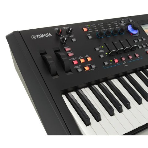 YAMAHA MODX6+
