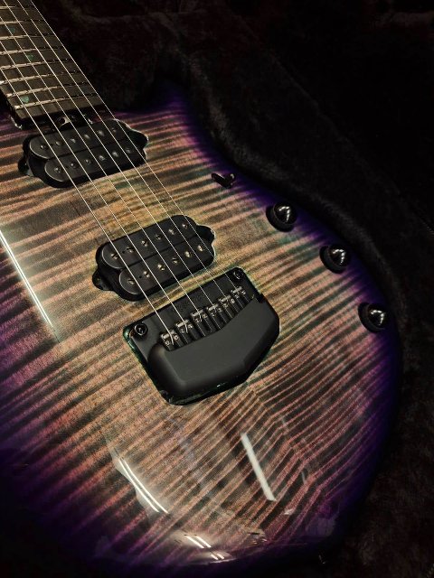 Music Man Majesty Crystal Amethyst Limited Edition 2023 N.46/125 Petrucci Signature Flame Maple Top