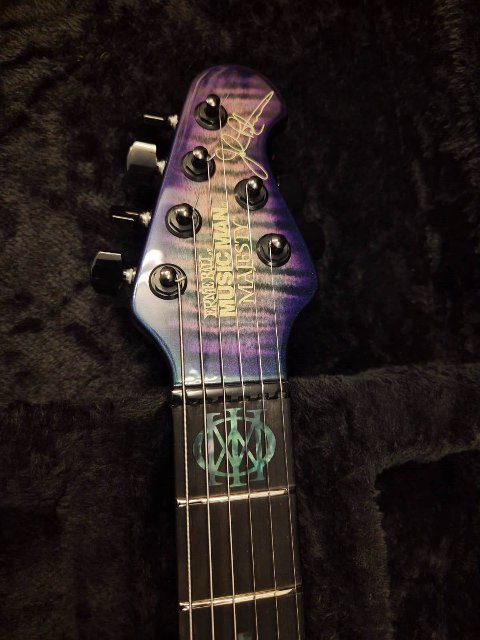Music Man Majesty Crystal Amethyst Limited Edition 2023 N.46/125 Petrucci Signature Flame Maple Top