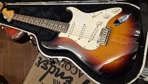 FENDER AMERICAN STANDARD STRATOCASTER SUNBURST 1998