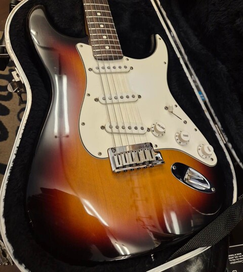 FENDER AMERICAN STANDARD STRATOCASTER SUNBURST 1998