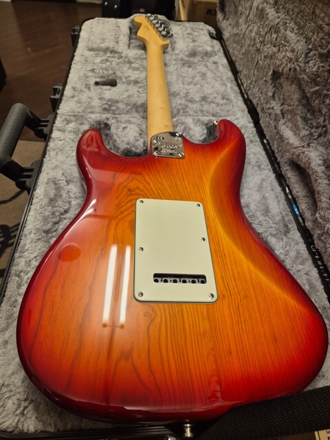 FENDER AMERICAN ELITE STRATOCASTER MN AGED CHERRY BURST