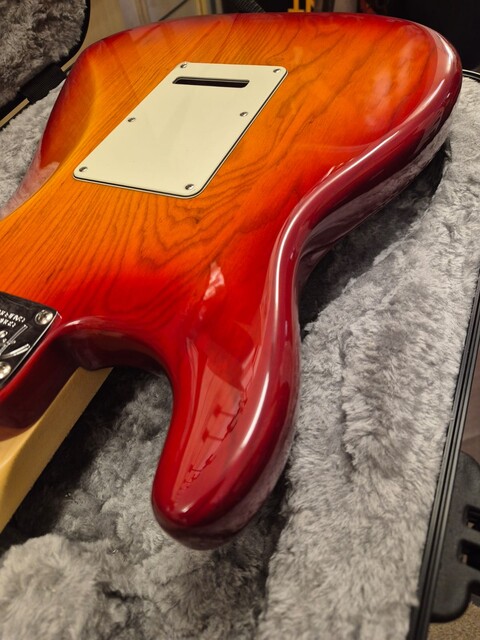 FENDER AMERICAN ELITE STRATOCASTER MN AGED CHERRY BURST