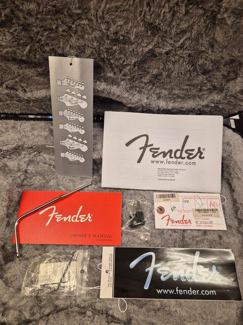 FENDER AMERICAN ELITE STRATOCASTER MN AGED CHERRY BURST