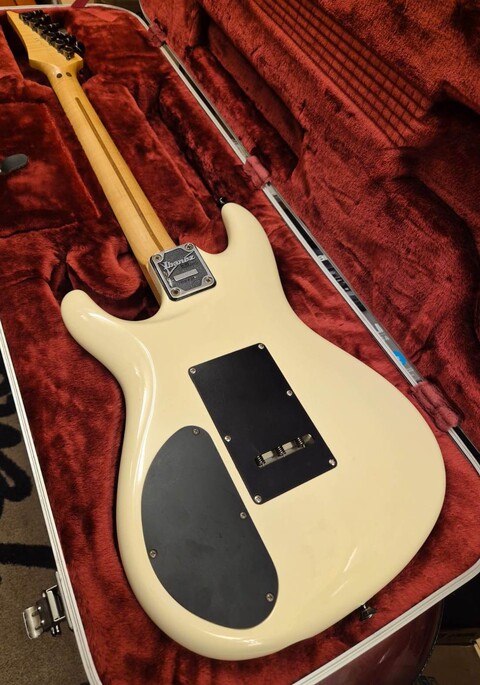 IBANEZ JS1000 WHITE JOE SATRIANI SIGNATURE