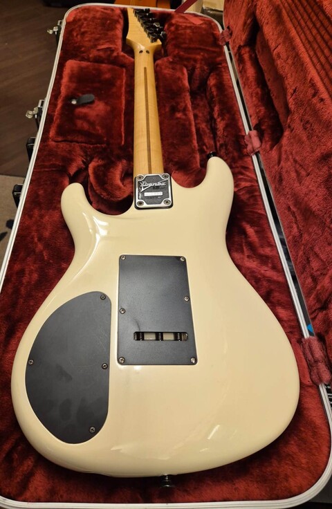 IBANEZ JS1000 WHITE JOE SATRIANI SIGNATURE