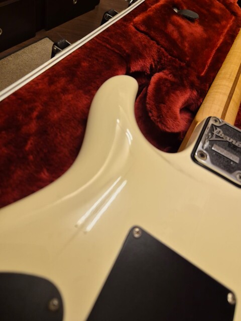 IBANEZ JS1000 WHITE JOE SATRIANI SIGNATURE