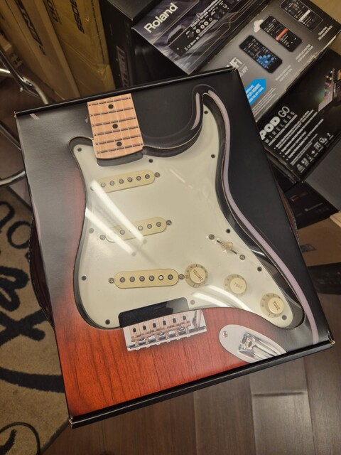 FENDER PRE WIRED STRAT CUSTOM SHOP FAT 50 (NUOVO MA CON PICK UP CENTRALE NON FUNZIONANTE)