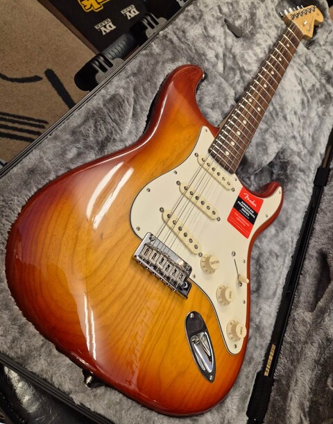 FENDER AMERICAN PROFESSIONAL STRATOCASTER RW SIENNA SUNBURST