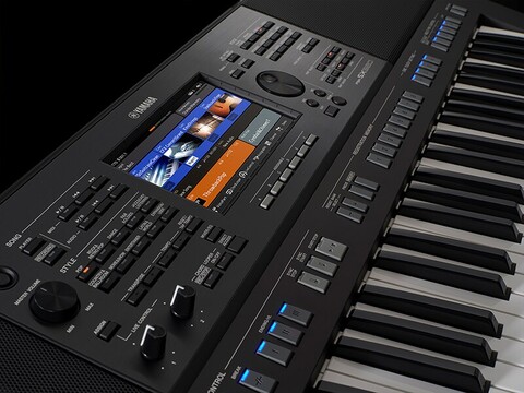 YAMAHA PSR SX720+
