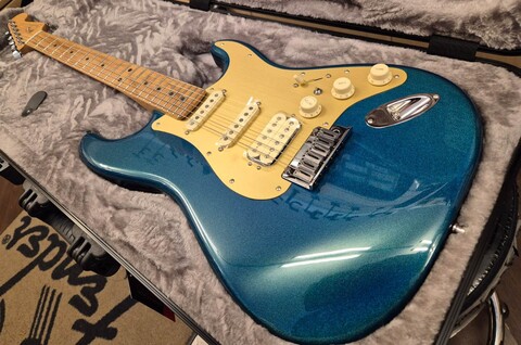 FENDER LTD AMERICAN ULTRA II STRATOCASTER HSS ROASTED MAPLE AURORA