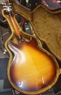 YAMAHA SA2200 VS VIOLIN SUNBURST