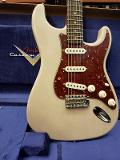 FENDER CUSTOM SHOP LIMITED EDITION ROASTED PINE STRATOCASTER DLX CLOSET CLASSIC WHITE BLONDE