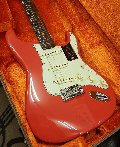 FENDER AMERICAN VINTAGE II 1961 STRATOCASTER FIESTA RED