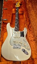 FENDER AMERICAN VINTAGE II 1961 STRATOCASTER OLYMPIC WHITE