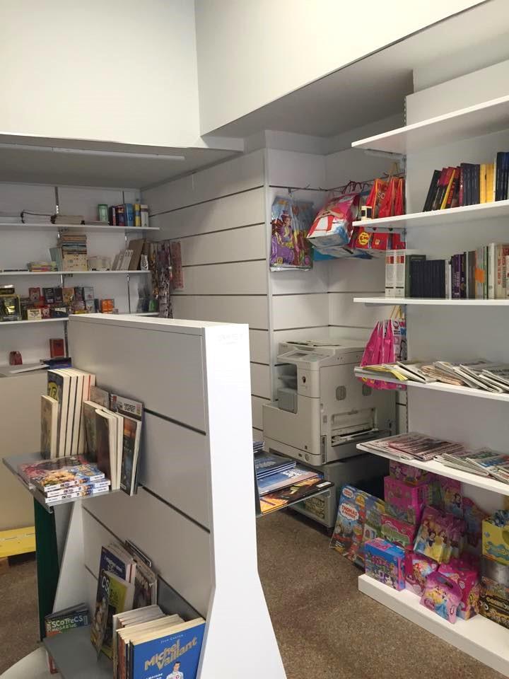 Arredi per Edicola, a Caltagiorne