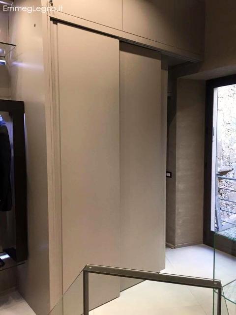 Arredi per per negozio d'Abbigliamento, a Caltagirone