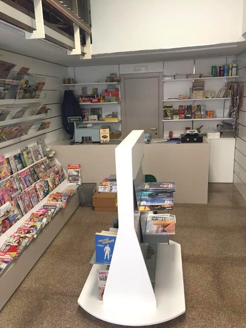 Arredi per Edicola, a Caltagiorne