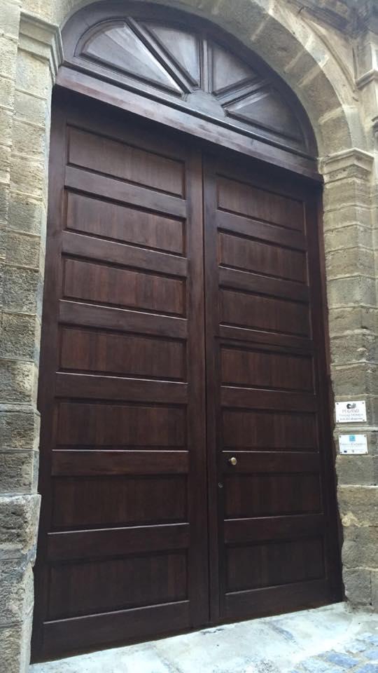 Porta in Legno Noce, Re Burdone a Caltagirone