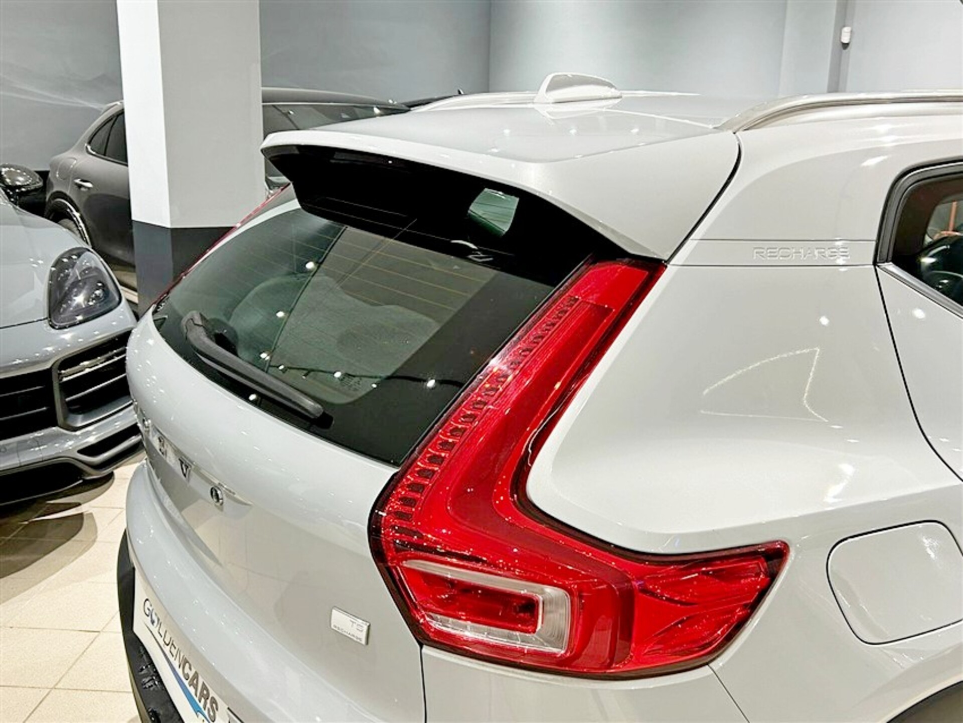 Volvo XC40 1.5 t5 phev Inscription auto my21 Elettrica / Benzina