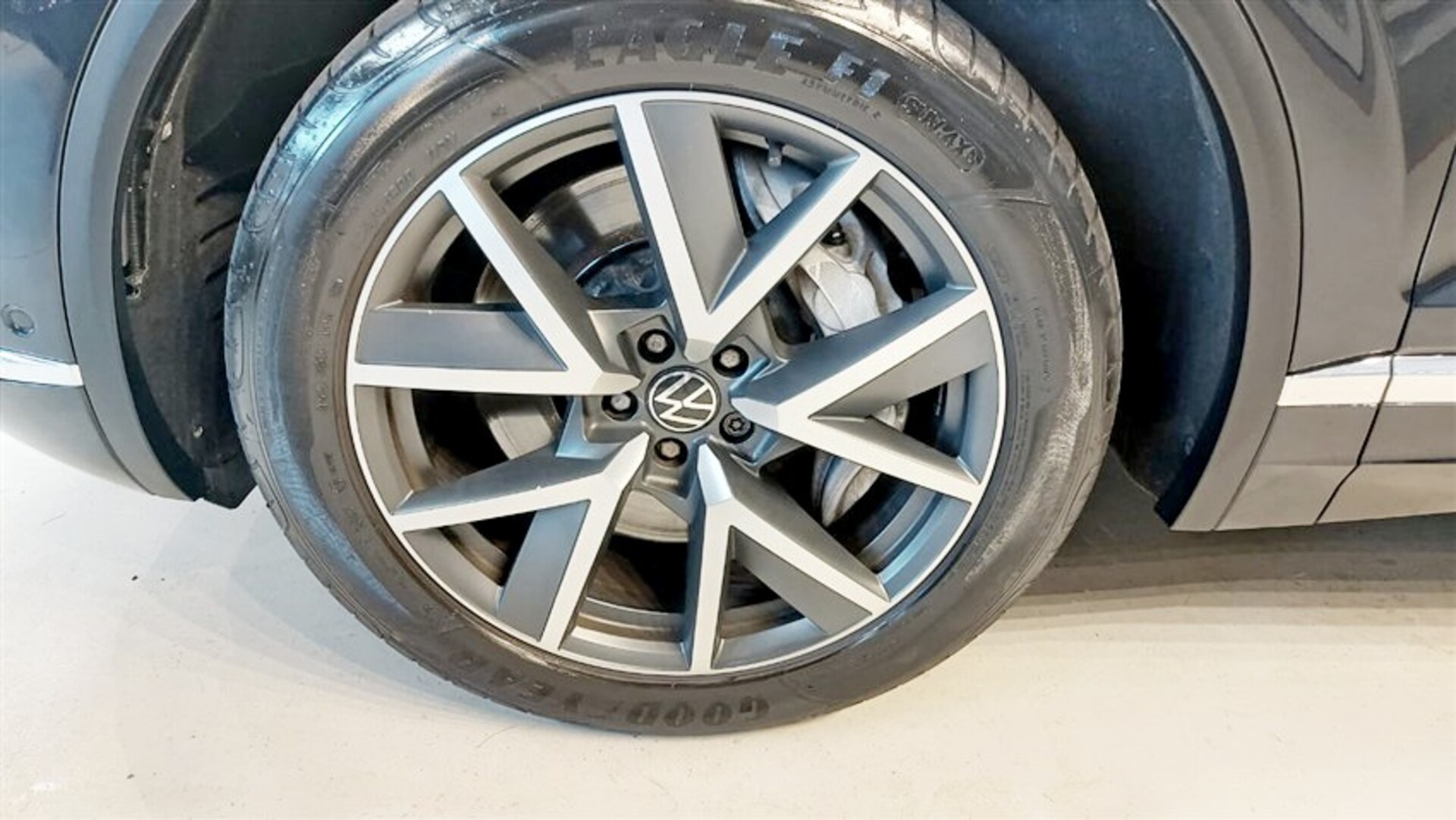 Volkswagen Touareg 3.0 V6 tsi eh Elegance tiptronic Elettrica / Benzina