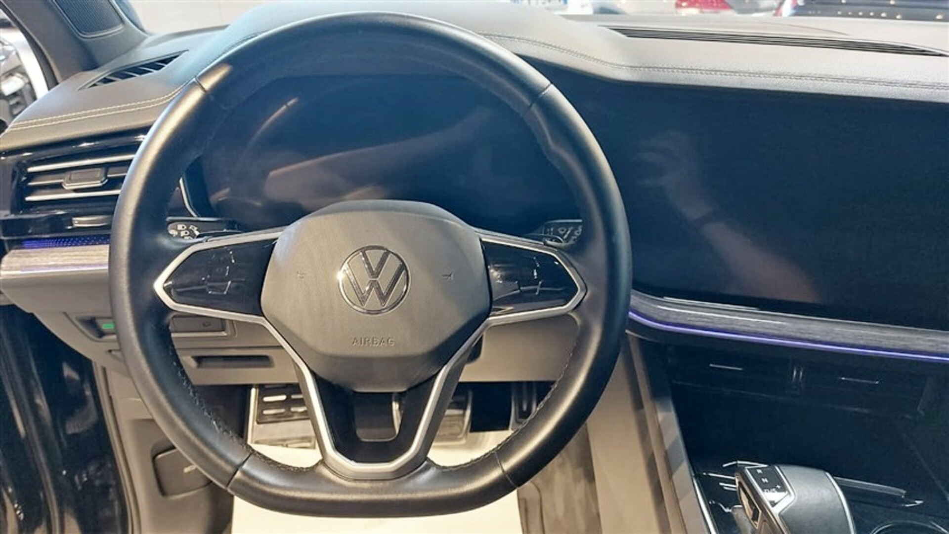 Volkswagen Touareg 3.0 V6 tsi eh Elegance tiptronic Elettrica / Benzina