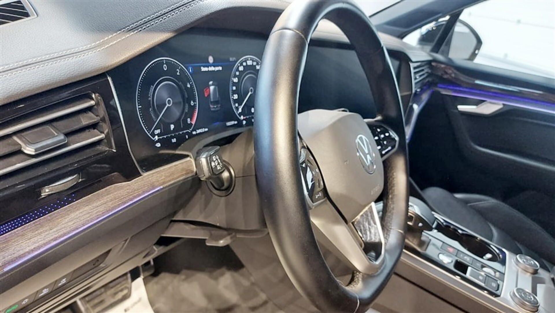Volkswagen Touareg 3.0 V6 tsi eh Elegance tiptronic Elettrica / Benzina