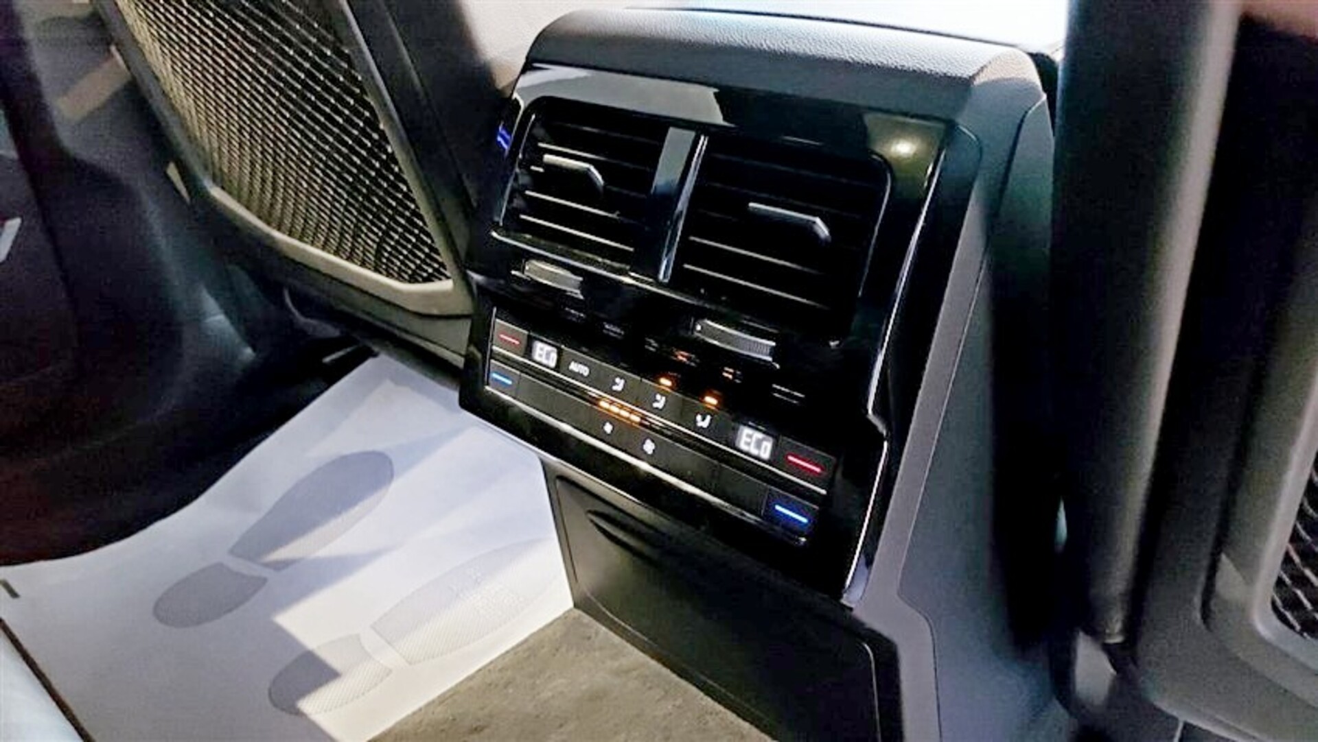 Volkswagen Touareg 3.0 V6 tsi eh Elegance tiptronic Elettrica / Benzina