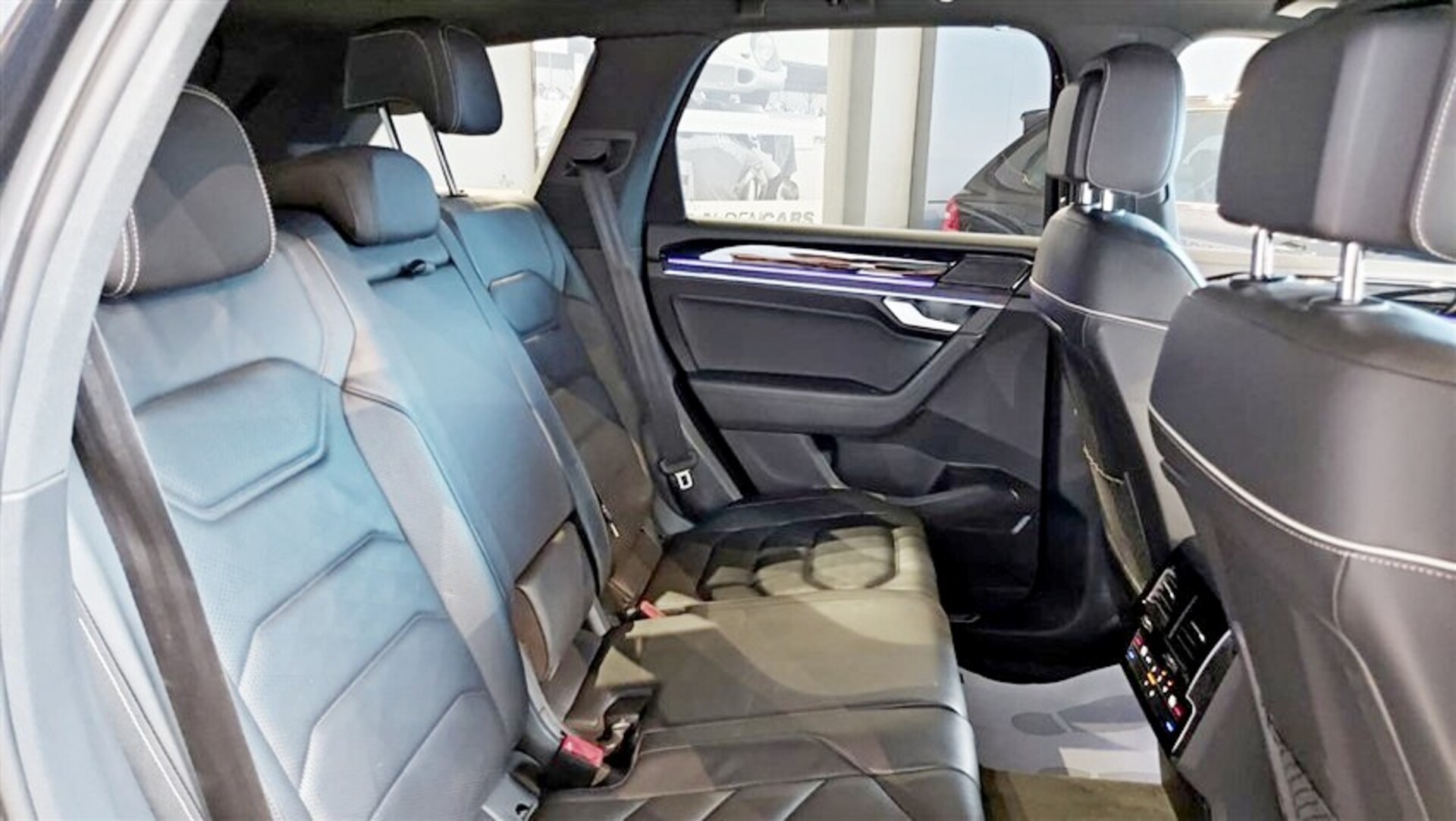 Volkswagen Touareg 3.0 V6 tsi eh Elegance tiptronic Elettrica / Benzina